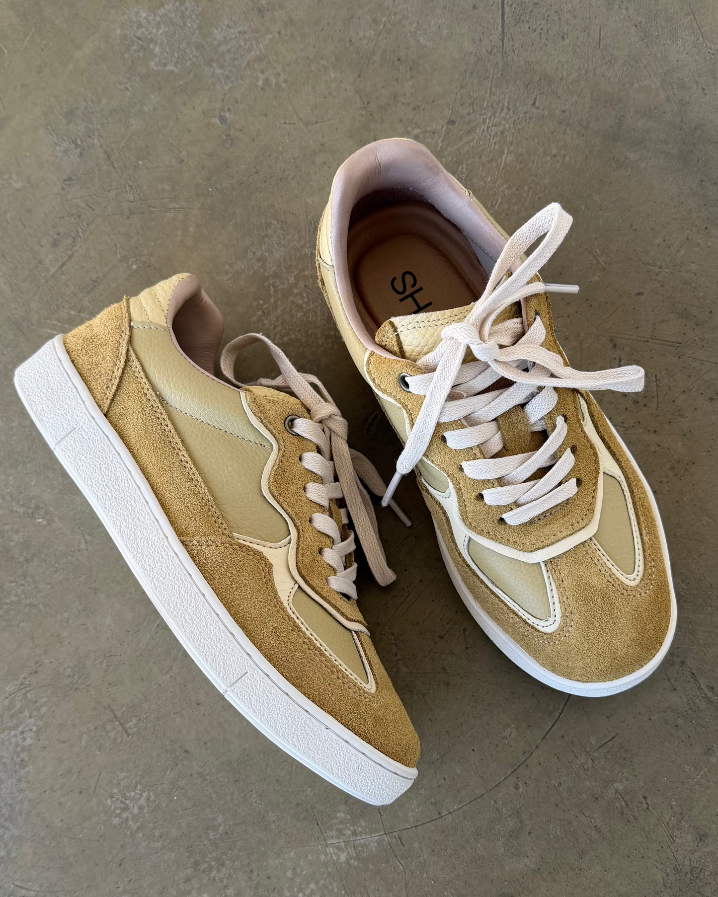 SNEAKERS SUELA BAJA