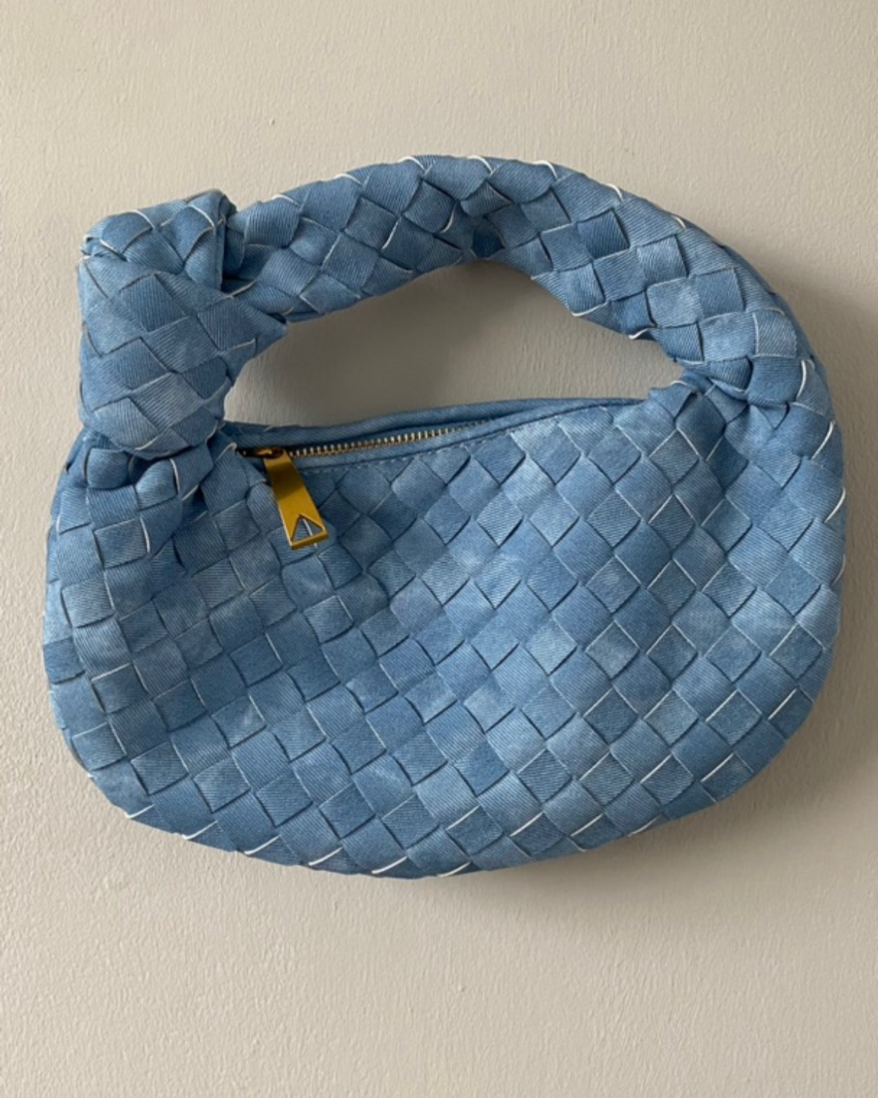 CARTERA SOBRE AZUL