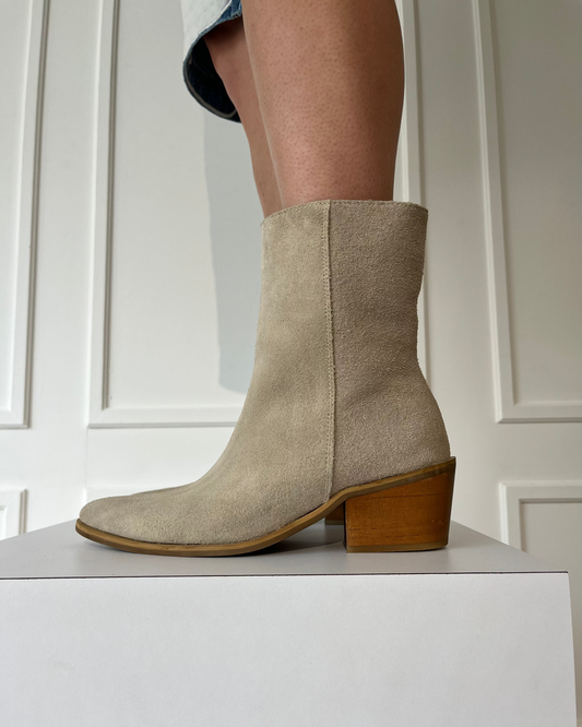 BOTAS PUNTIAGUDAS