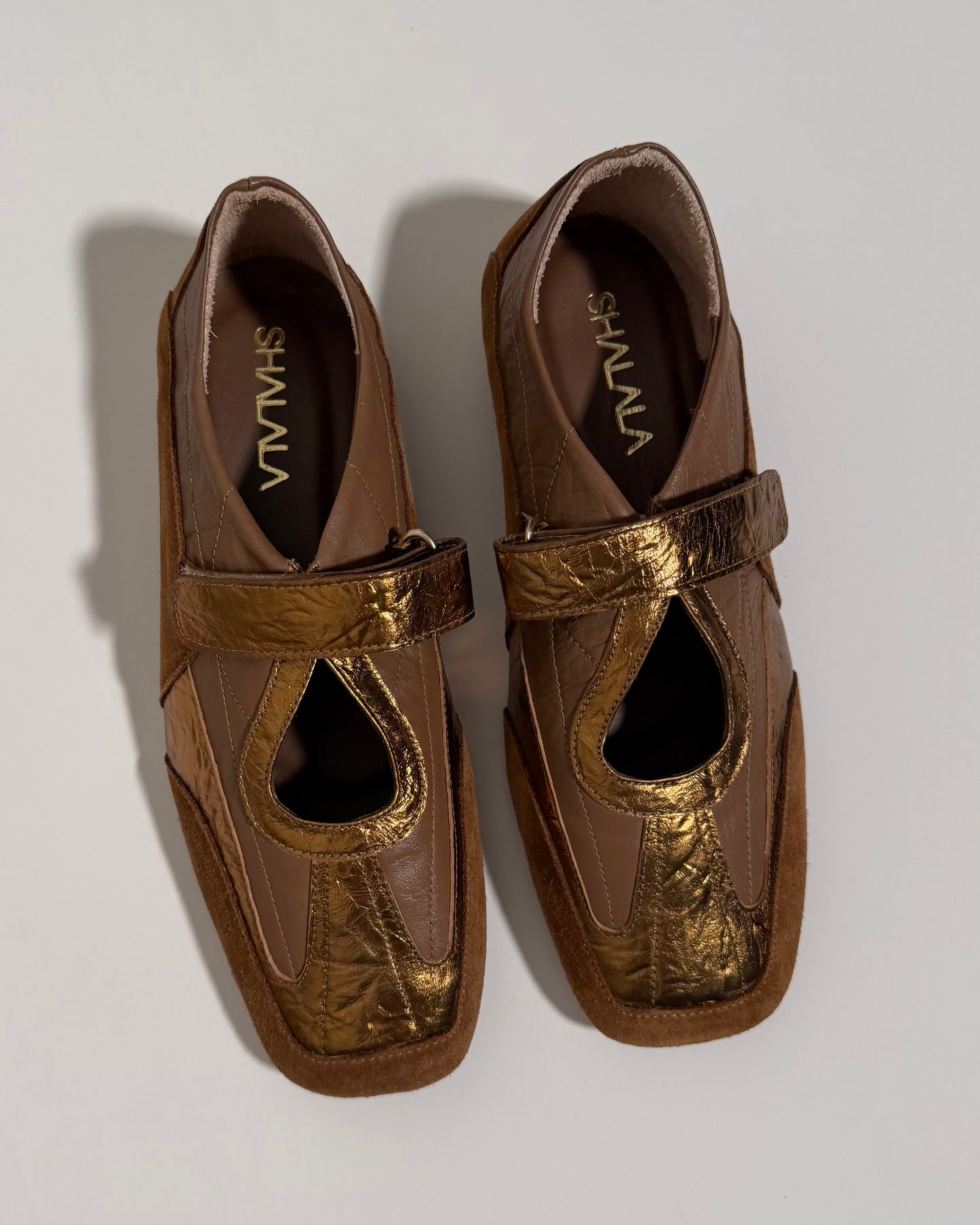 SNEAKERINAS CUERO