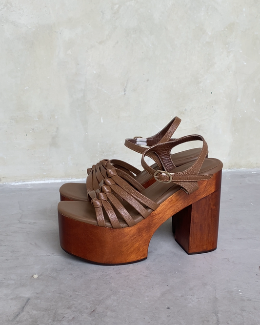 TACONES DE MADERA
