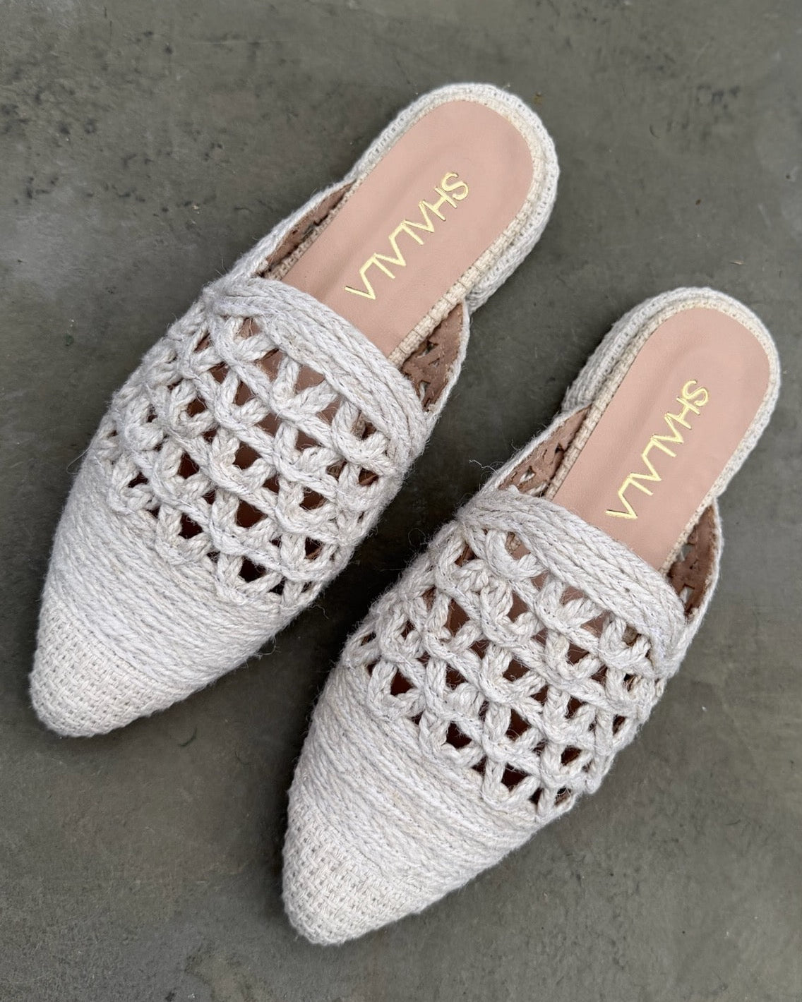 MULES STILETTO PLAYERAS