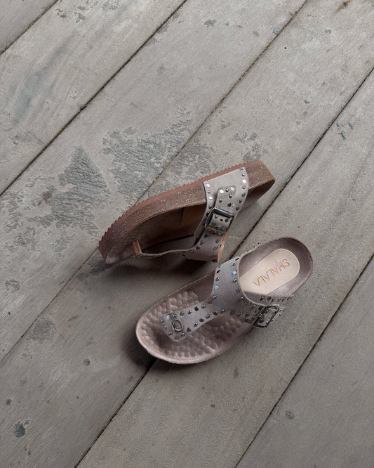 SANDALIA TACHES DEDO