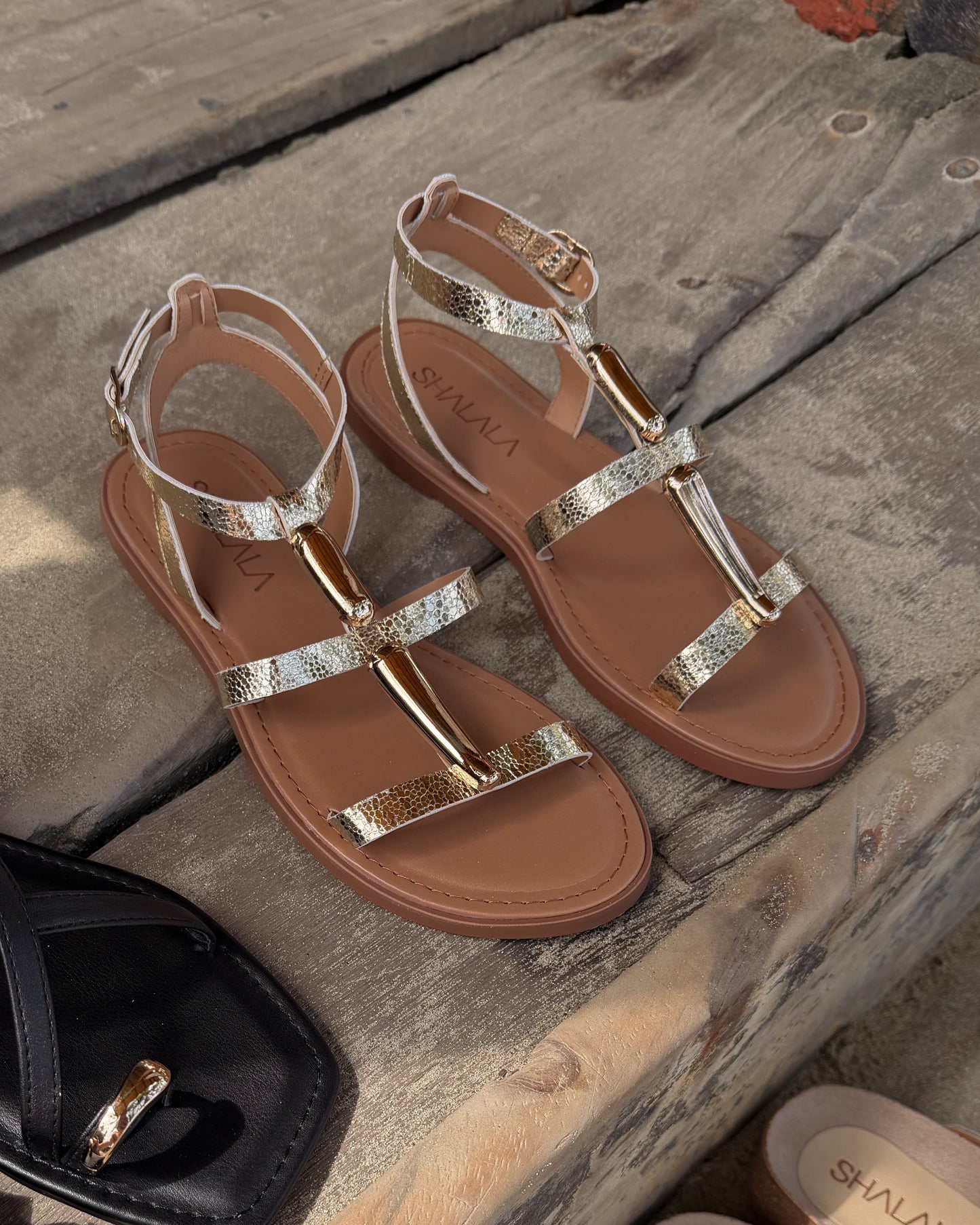 SANDALIA ELEGANTE DORADA